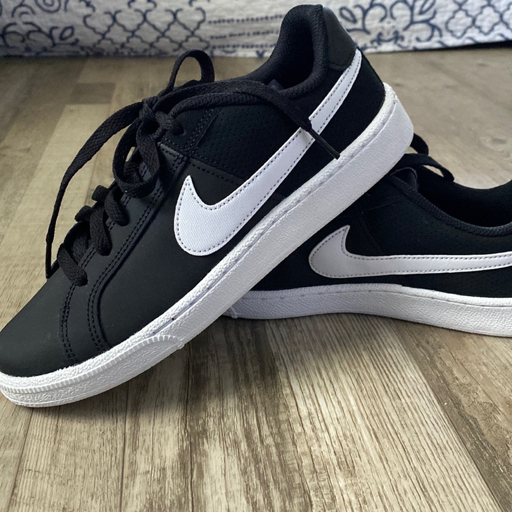 Black Nike Sneakers